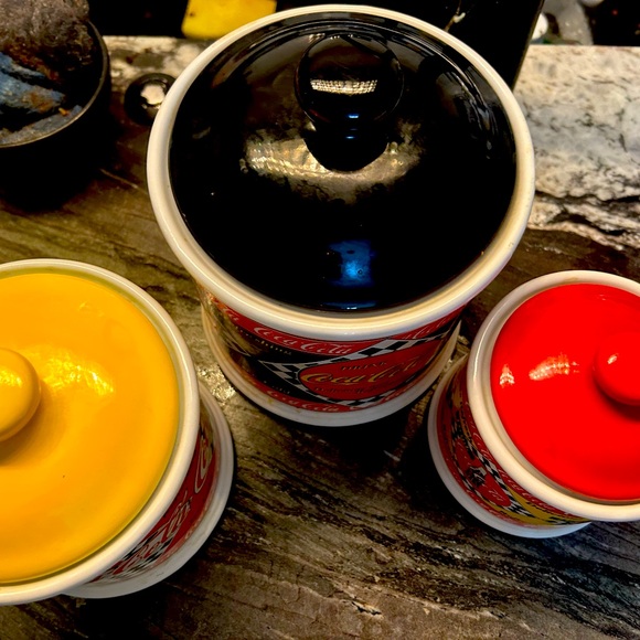 VINTAGE SET 1995 - 3 COCA COLA KITCHEN CANISTERS RACE CAR LOGO - Picture 4 of 14